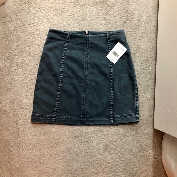 ❌SOLD❌NWT Free People Denim Skirt - Picture 4 of 5